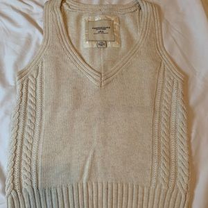 Sweater tank. Size S. AE